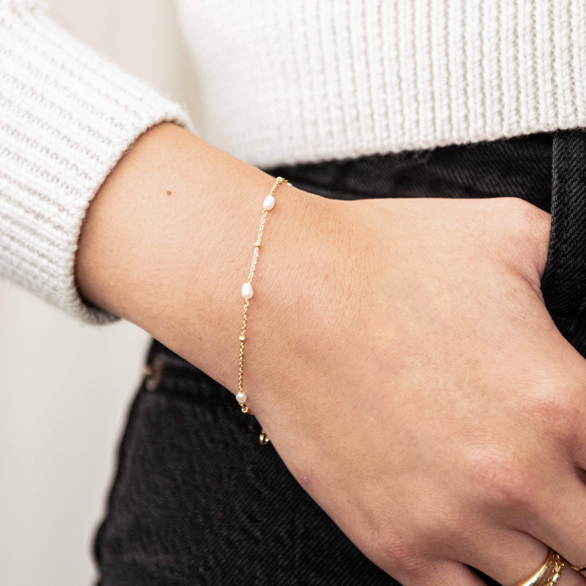 Dainty Pearl Bracelet