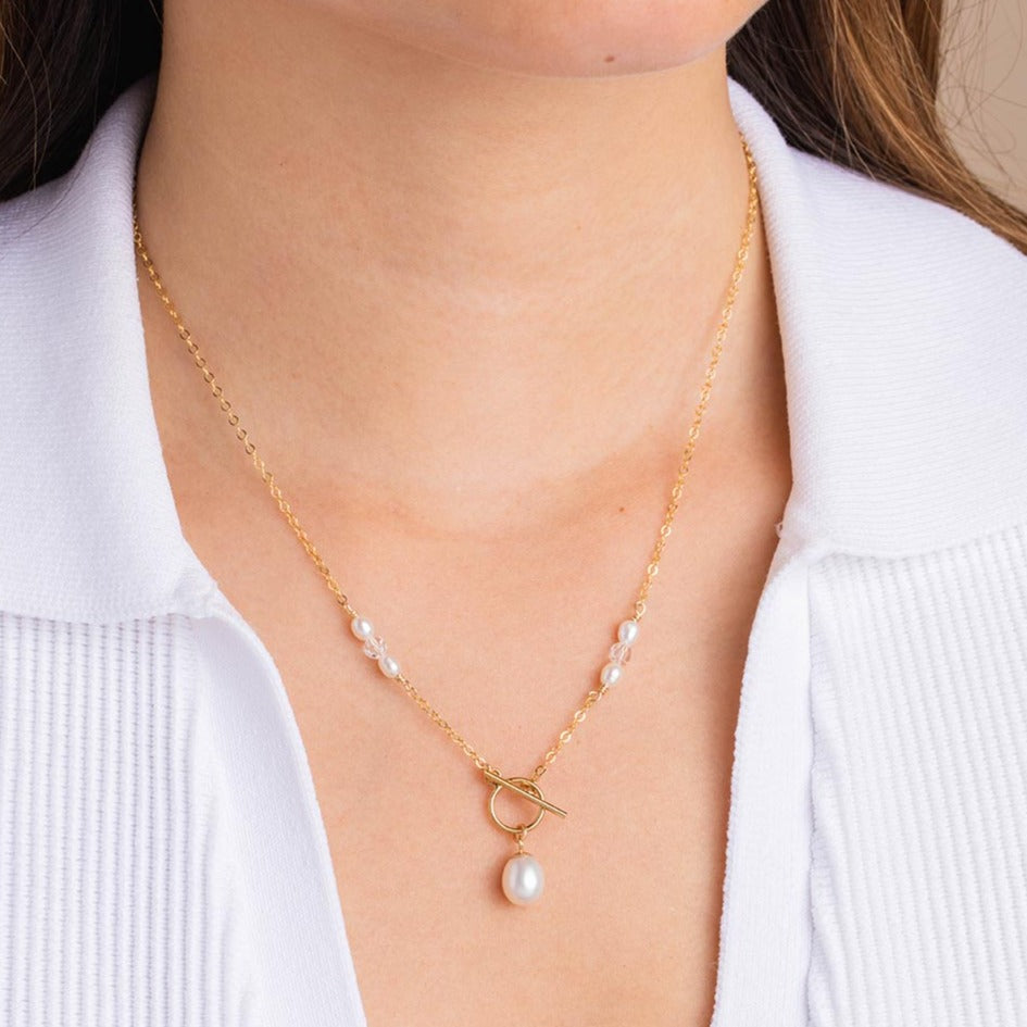Pearllia Toggle Clasp Necklace